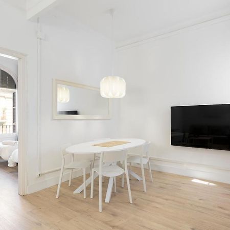 Suites4Days Gaudi Eixample Barcelona Bagian luar foto