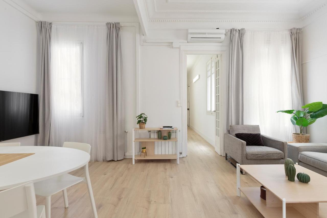 Suites4Days Gaudi Eixample Barcelona Bagian luar foto
