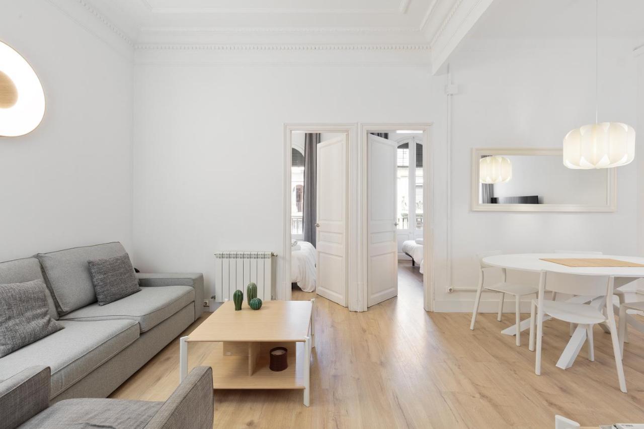 Suites4Days Gaudi Eixample Barcelona Bagian luar foto