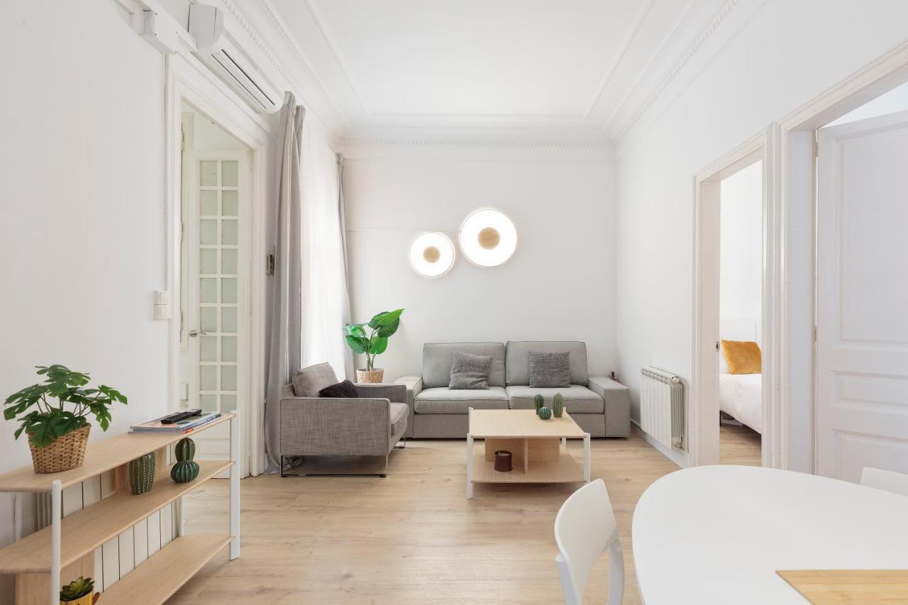 Suites4Days Gaudi Eixample Barcelona Bagian luar foto