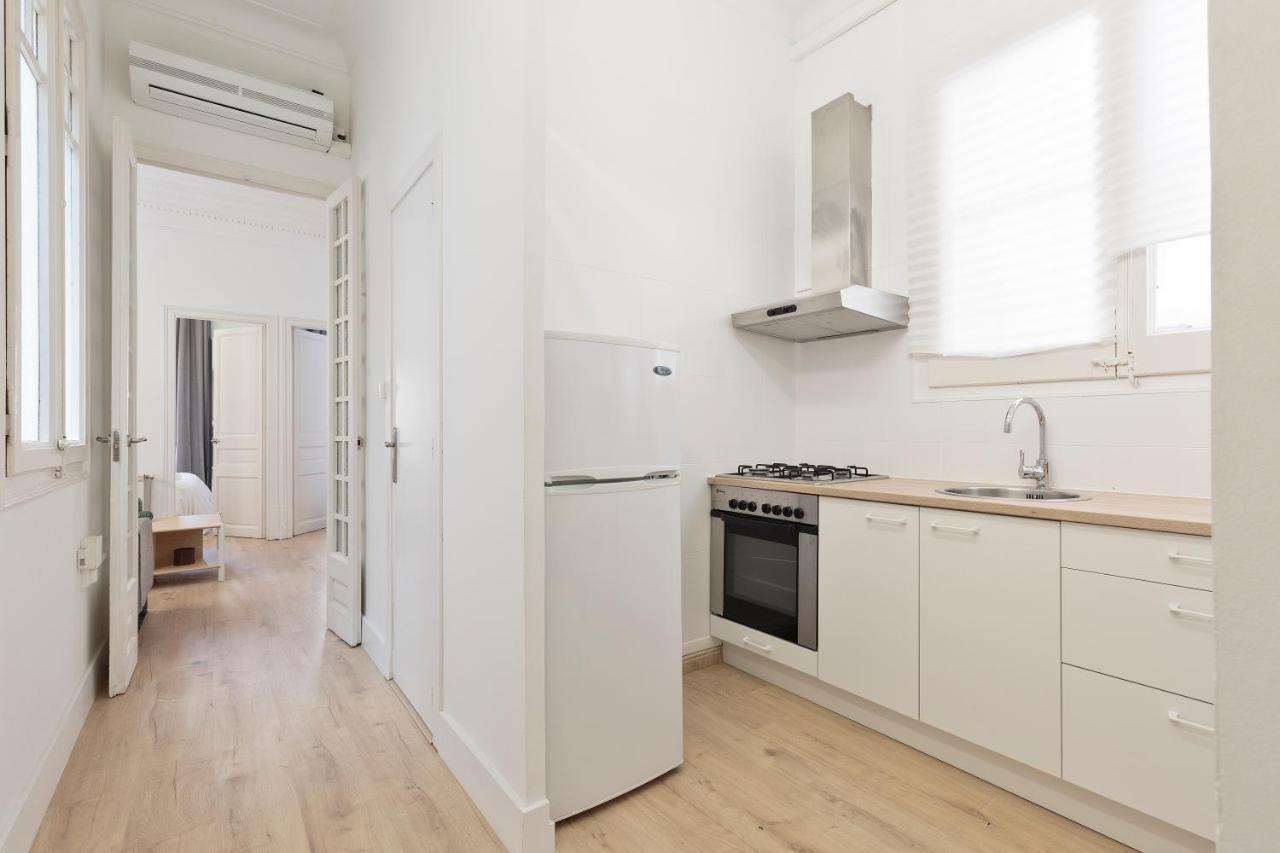 Suites4Days Gaudi Eixample Barcelona Bagian luar foto