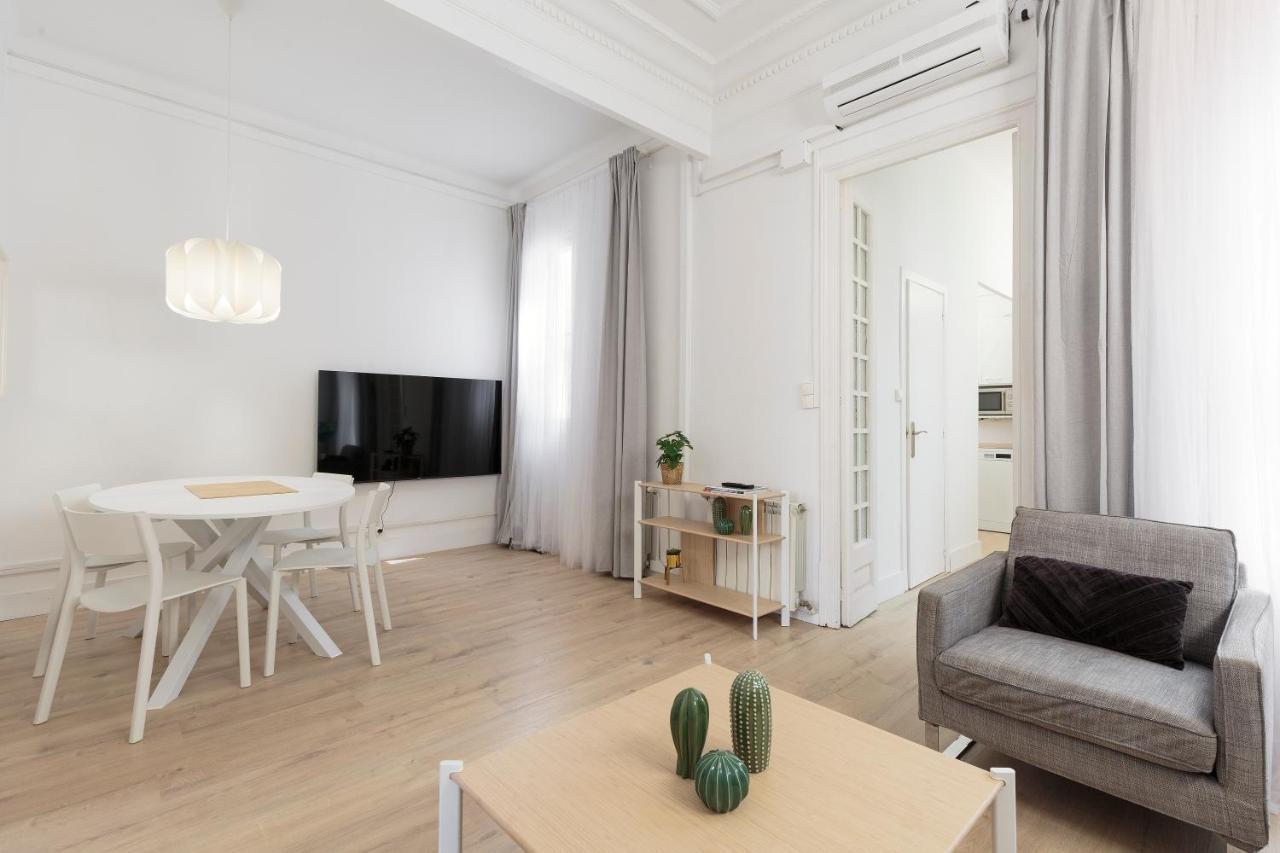 Suites4Days Gaudi Eixample Barcelona Bagian luar foto