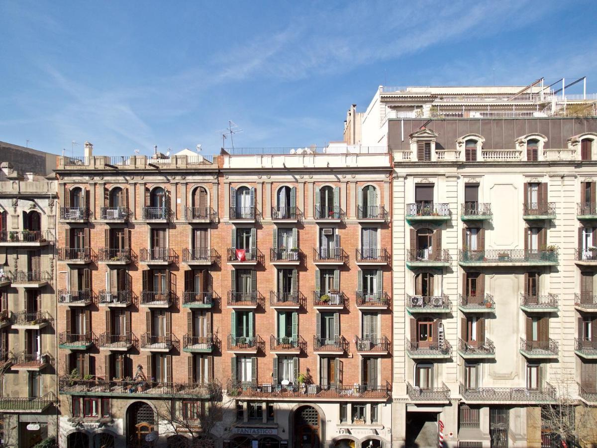 Suites4Days Gaudi Eixample Barcelona Bagian luar foto