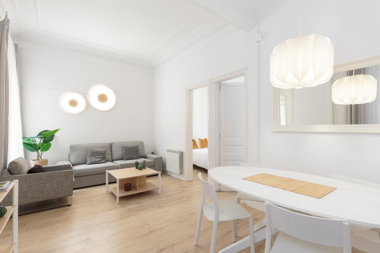 Suites4Days Gaudi Eixample Barcelona Bagian luar foto